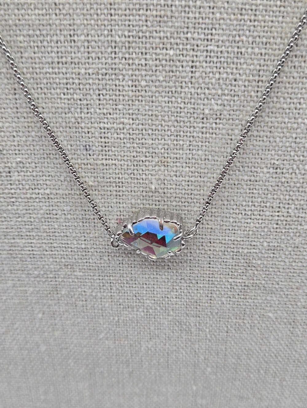 KENDRA SCOTT Tess Necklace Dichroic Glass Silver Plated